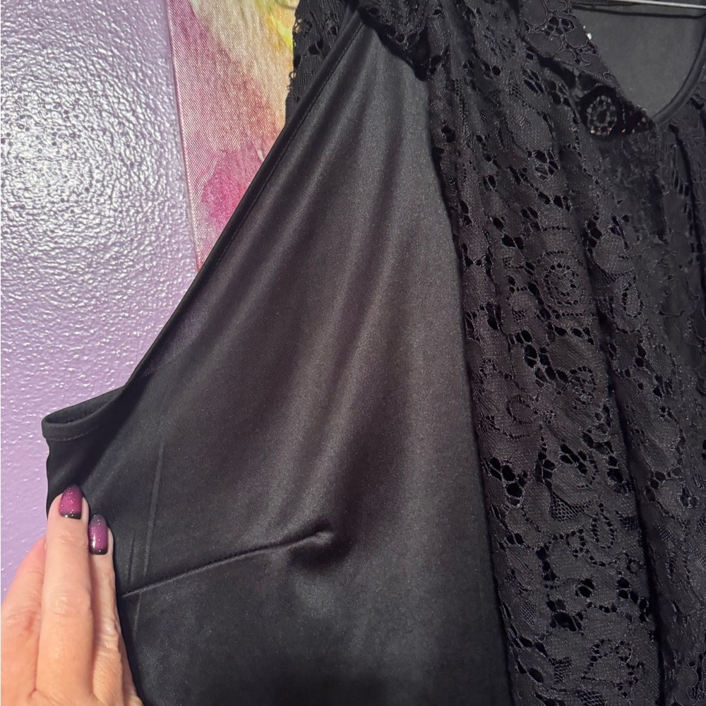 Simply Emma Elegant Black Lace Top - Picture 4 of 4